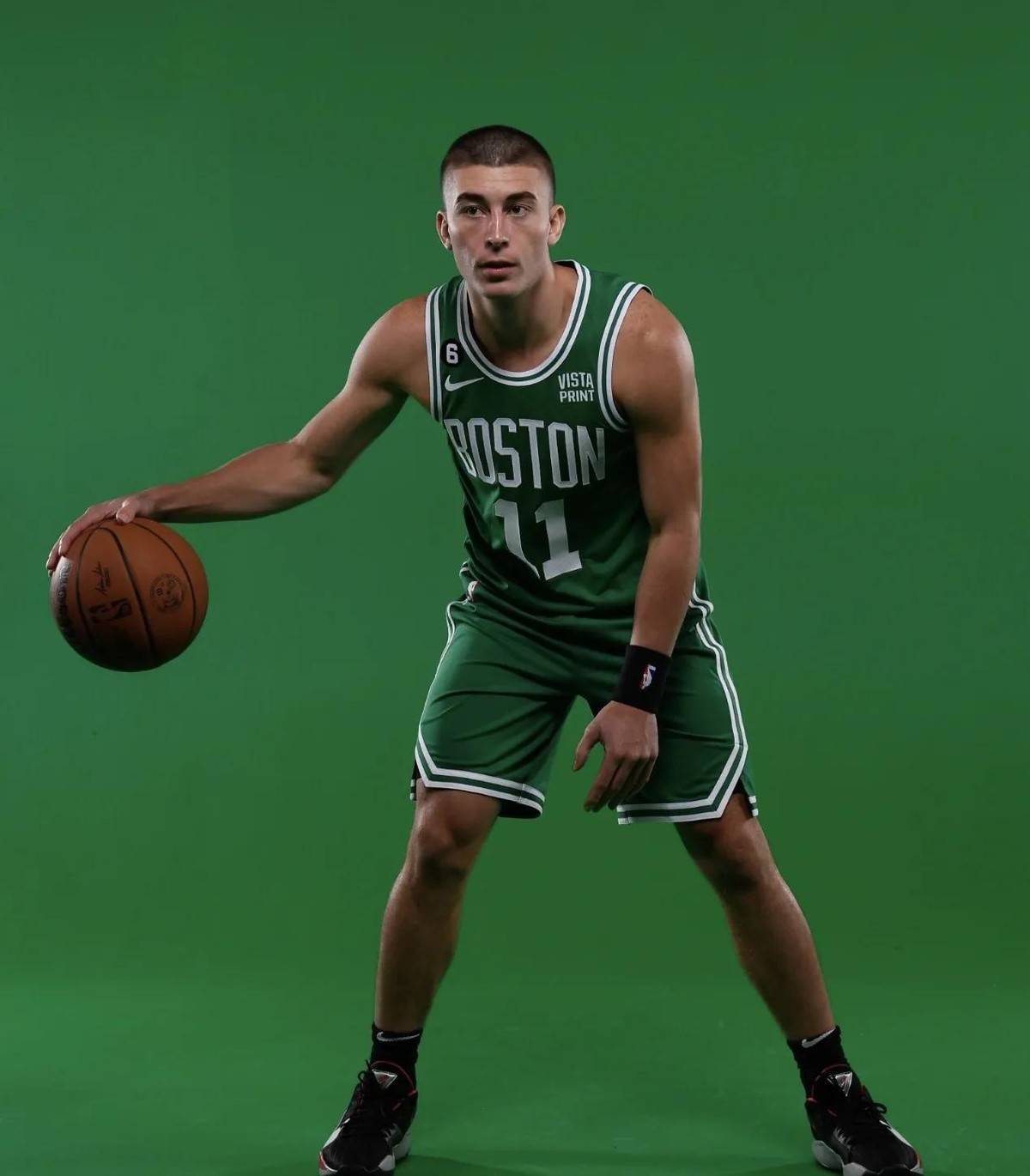 爱游戏官网-TheShy迎来十五赛季出色发挥，塞尔维亚队观众热烈欢呼！比赛高潮迭起(theshy谐音梗)