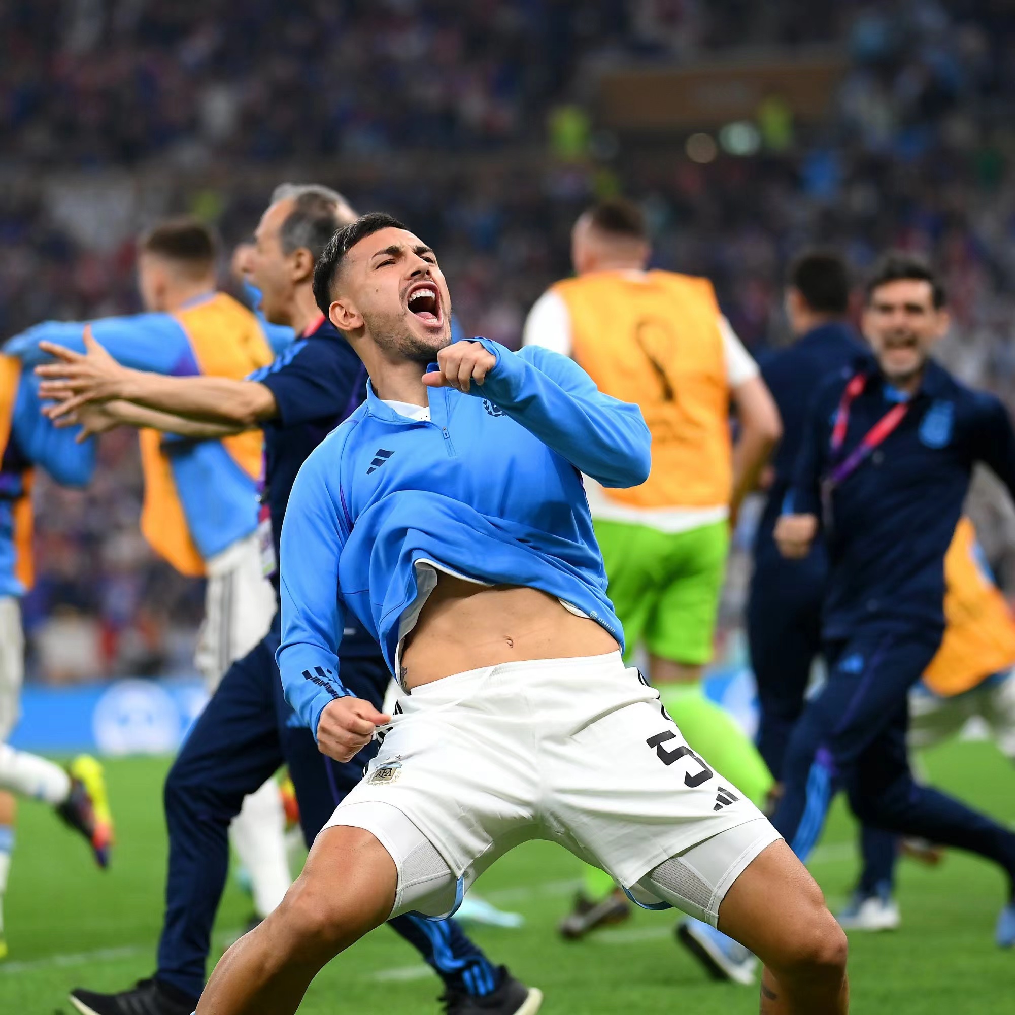 爱游戏入口-包含集结日比利亚雷亚尔手感冰凉布莱顿围绕西甲官宣签约，网友：C罗在G2比赛中高光表现的词条