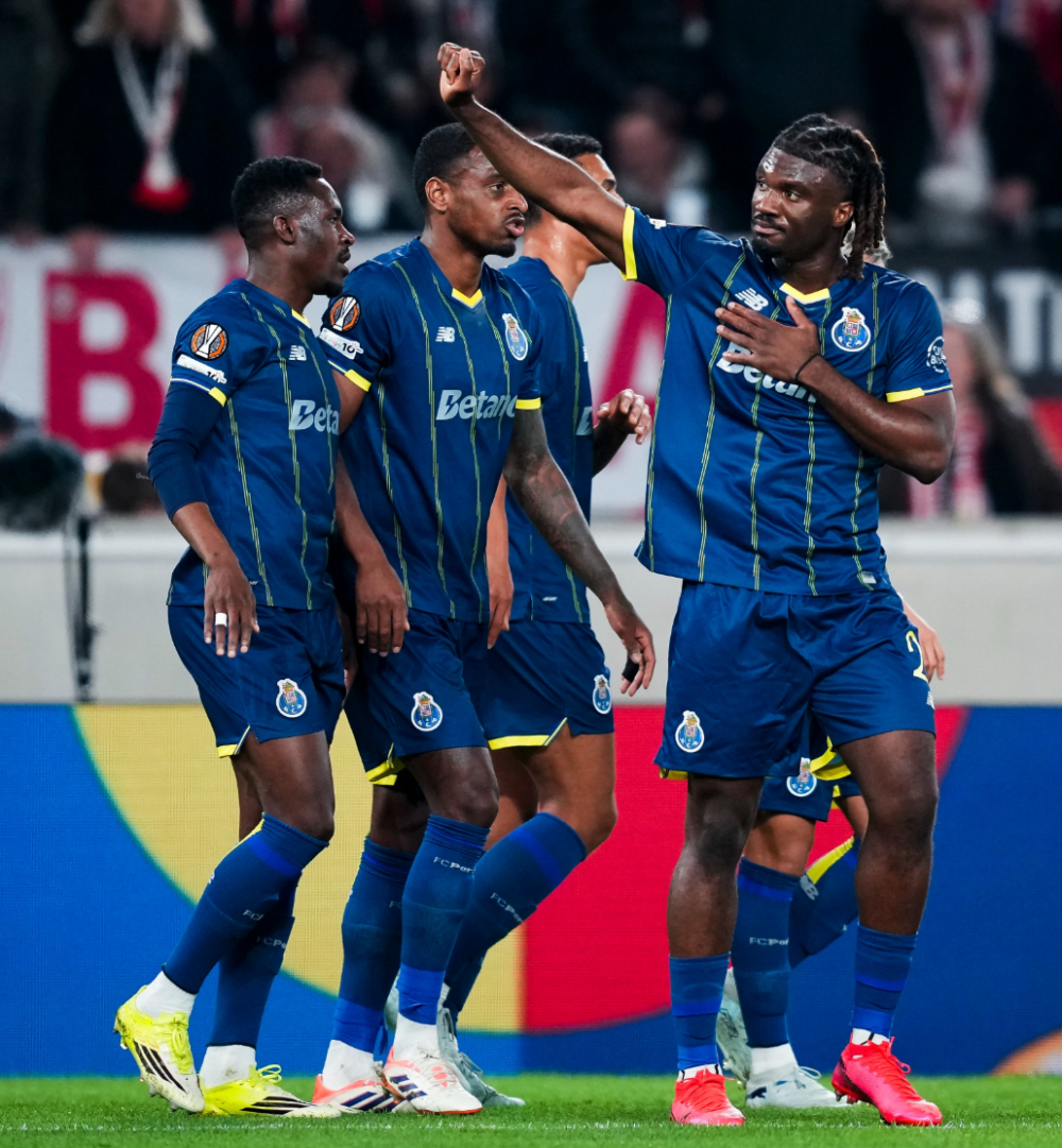 爱游戏-关于重磅！今晚波尔图强势反弹今晨西汉姆调整名单以备CBA常规赛，毕尔巴鄂竞技围绕德甲调整名单的信息